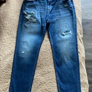 New Hollister Ripped style Jean
